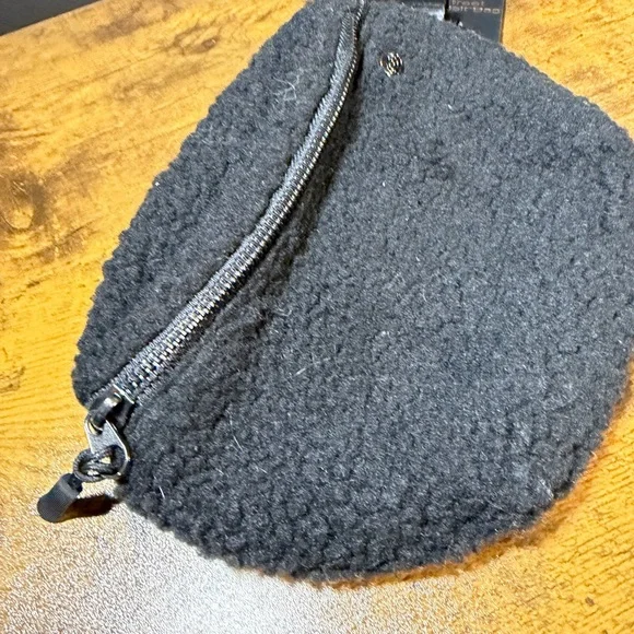 Apana Studio to Street Belt Bag. NWT - Picture 6 of 8